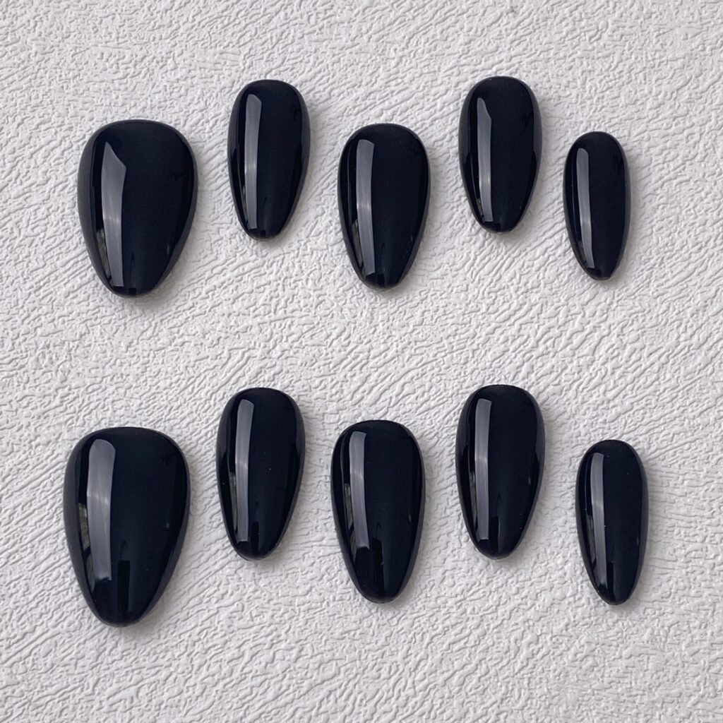 Handmade Press on Nails Black Black ManiTips