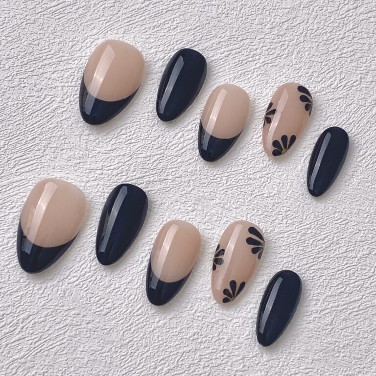 Handmade Press on Nails Black Spring ManiTips