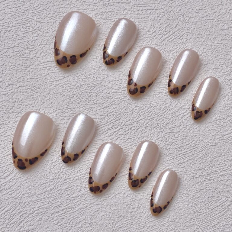 Handmade Press on Nails Chrome Leopard ManiTips