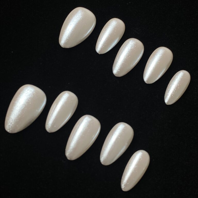 Handmade Press on Nails Chrome White Short Almond ManiTips