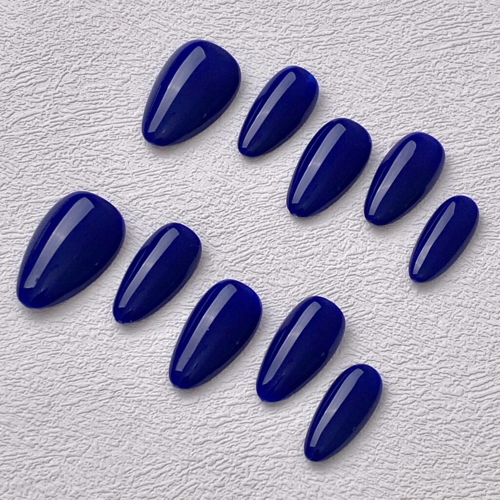 Handmade Press on Nails Klein Blue Short Almond ManiTips