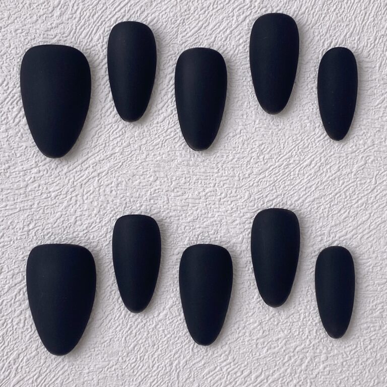 Handmade Press on Nails Matte Black ManiTips