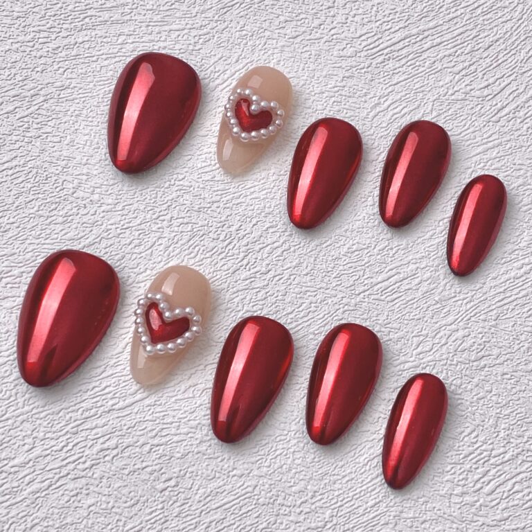 Handmade Press on Nails Shining Heart Short Almond ManiTips