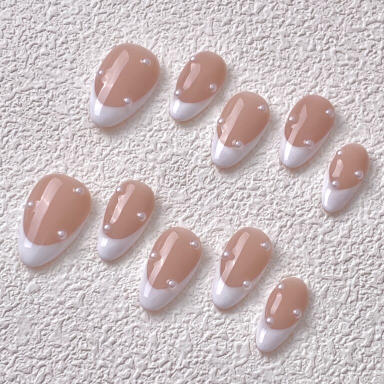 Handmade Press on Nails White Pearl Short Almond ManiTips